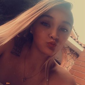 Meet your Posher, Kayla